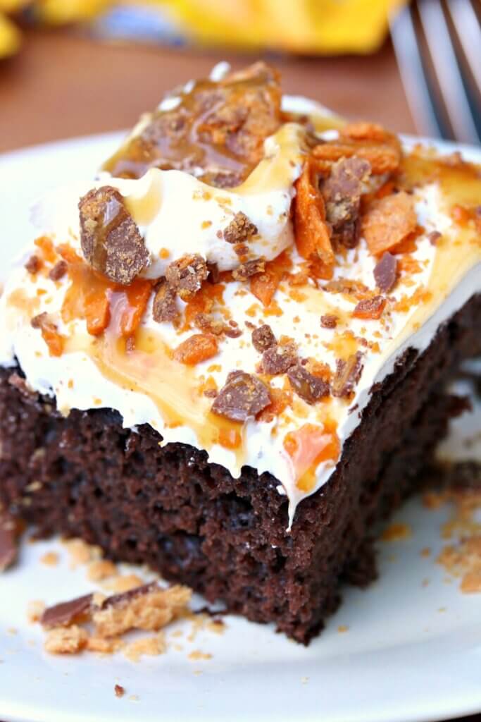 Butterfinger Bomb Cake