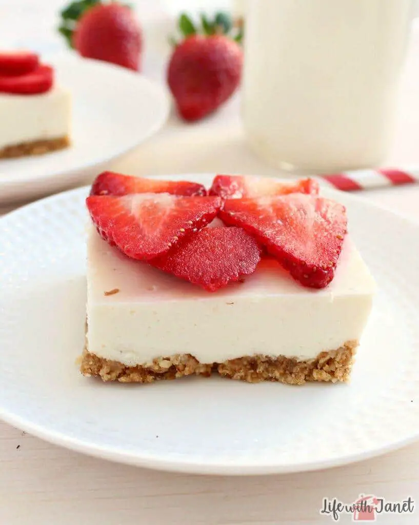 Clean Eating Strawberry Cheesecake Bars