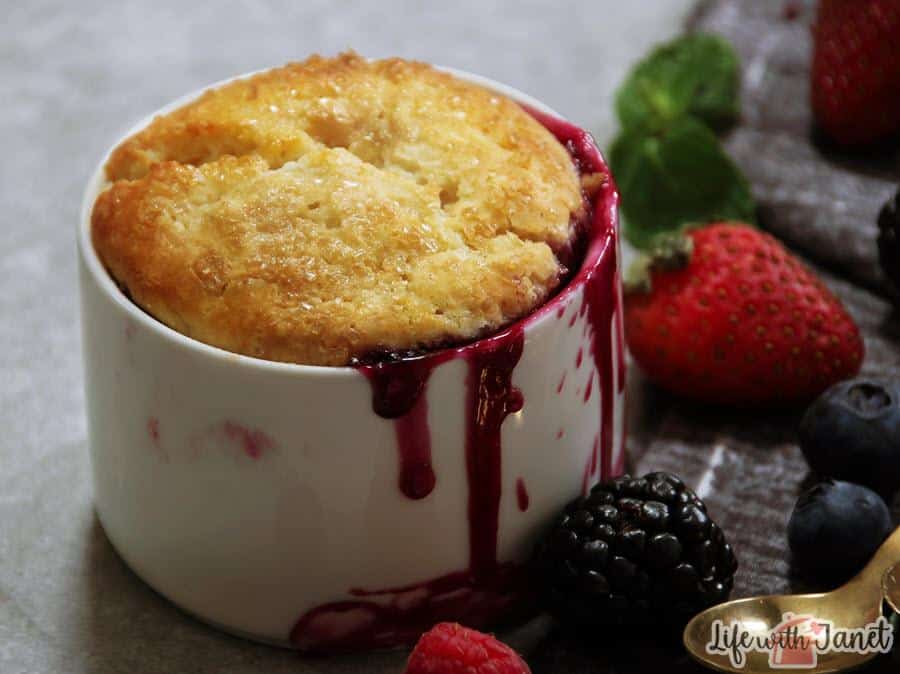 Oat Fiber and Fruit Cobblers