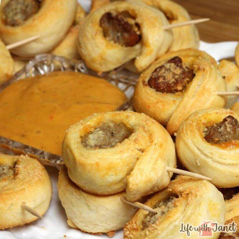 Easy Cheesy Sausage Biscuit Bites