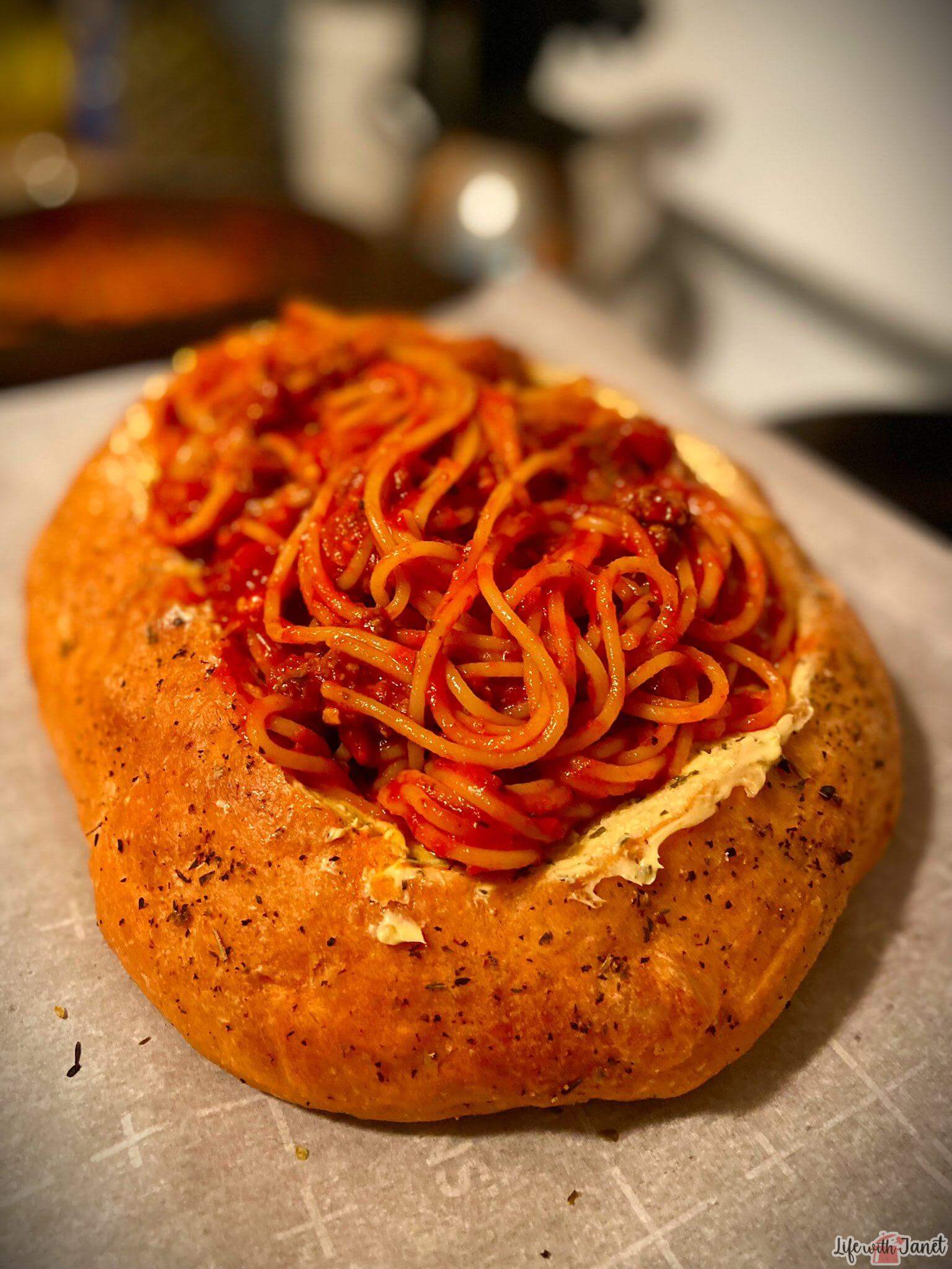 Spaghetti Stuffed Garlic Bread